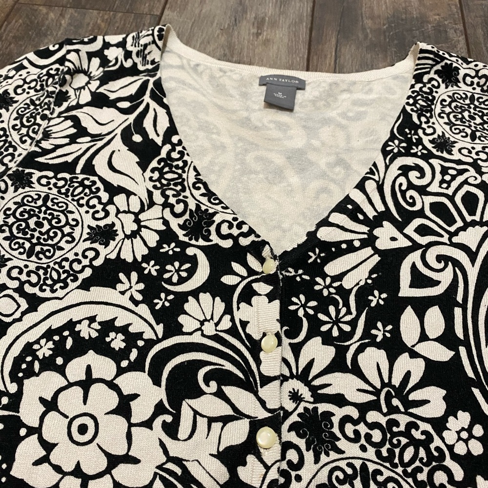 Ann Taylor black and cream short sleeve cardigan M - Picture 3 of 4